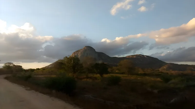 Trilha em Pernambuco ao pôr do sol